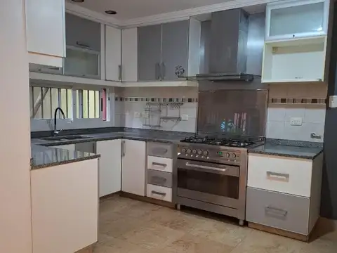Casa en Alquiler de 4 dormitorios