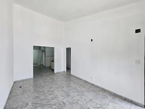 Casa 4 ambientes con 1 baño