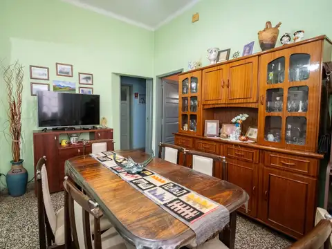 Casa 4 ambientes con 1 baño