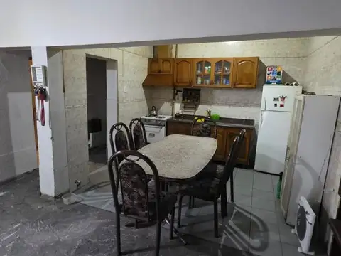 Casa 4 ambientes con 1 baño