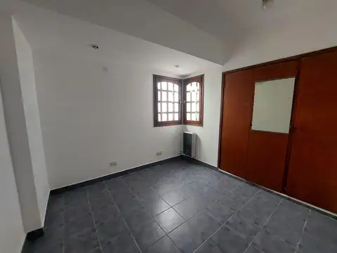 Depto Tipo Casa 4 ambientes con 2 baños
