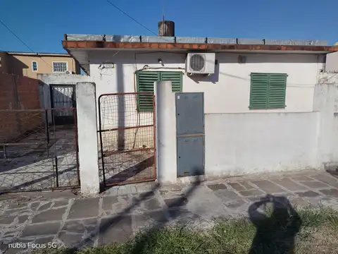 CASA EN VENTA 6 AMBIENTES EN JOSE C PAZ