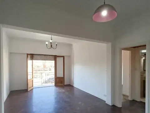 Francisco González 2000, Piso 1