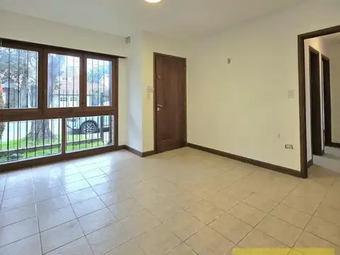 Casa en Alquiler con 1 cochera
