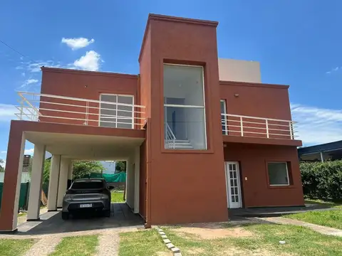 Av. Enrique Bodereau  al 9600