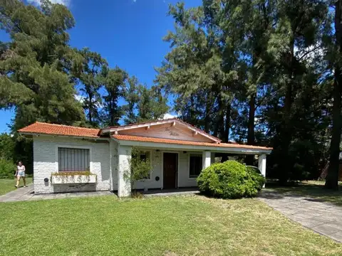 CASA CON PILETA DON TORCUATO - 1148 m lote