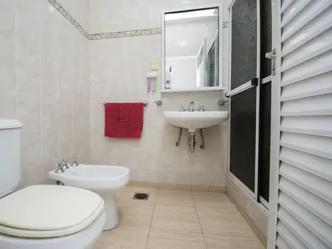 Casa 7 ambientes con 3 baños