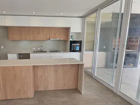 CASA DE 3 DORMITORIOS BARRIO PRIVADO VIDA