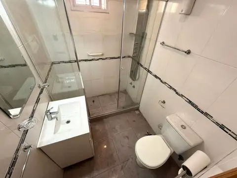 Depto Tipo Casa en Alquiler con 2 cocheras