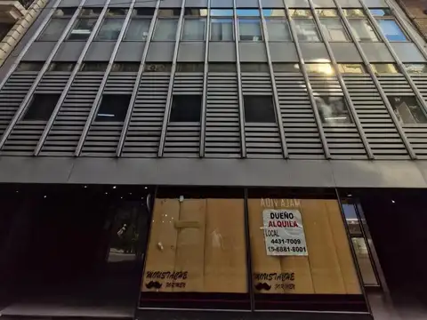 Oficina con cocheras a la venta en Microcentro