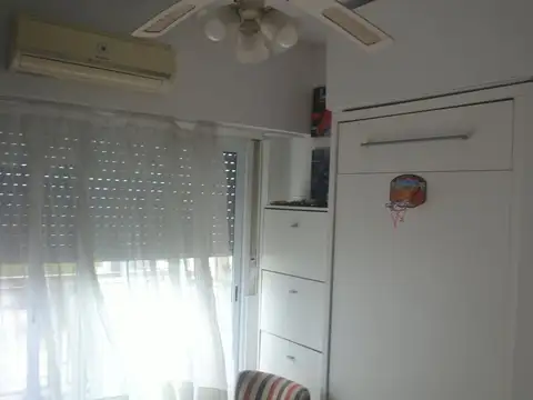 Piso alto de vista abierta 2 amb y balcon corrido