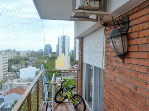 Piso alto de vista abierta 2 amb y balcon corrido