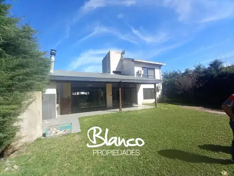 Casa en Alquiler en La Delfina, USD 1.100