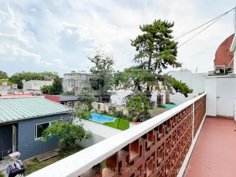 Depto Tipo Casa 5 ambientes con 2 baños