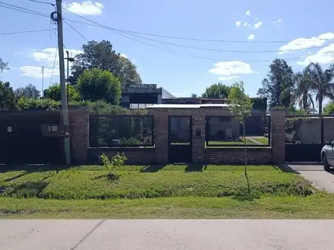 VENTA | CASA 3 DORM + GALPÓN / DEPÓSITO ROLDAN