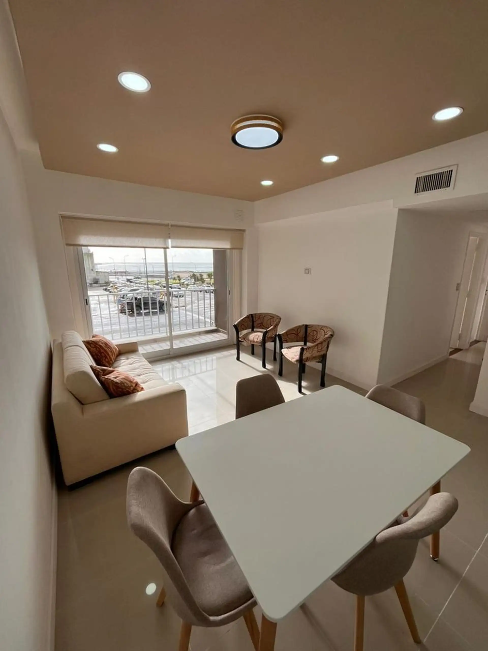 Depto 3 amb, 60m² con balcón y vista al mar — Reciclado