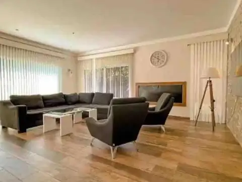 Casa en Alquiler en Rumenco, USD 3.000