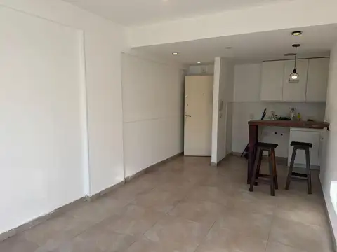 Departamento 2 ambientes en planta baja  Excelente ubicació