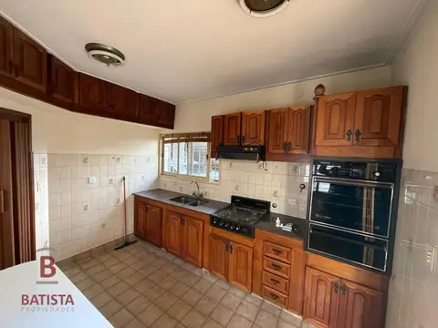 ¡ALQUILA! Casa en calle 58 e/ 25 y 26