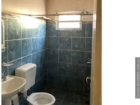 Casa 2 ambientes con 2 baños
