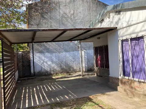 Casa 2 ambientes con 2 baños