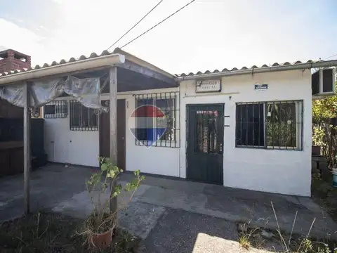 Venta Casa 2 - 3 dormitorios o deposito  El Pinar