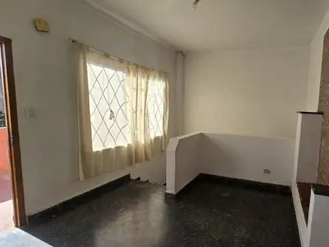 Depto Tipo Casa en Alquiler 40 años