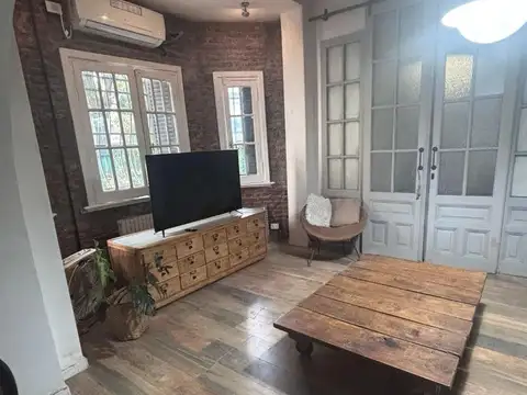 Casa estilo ingles 4 dormitorios y monoambiente ex ubicacion