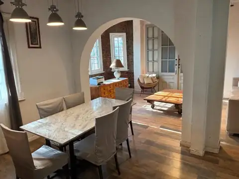 Casa 5 ambientes con 3 baños