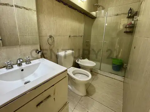 Casa en venta en barrio Lourdes, se toman permutas