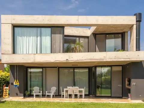 Casa en Venta en Pilar del Este - San Eduardo, USD 245.000