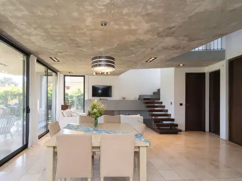 VENTA CASA 5 AMB LOTE INTERNO SAN EDUARDO PILAR