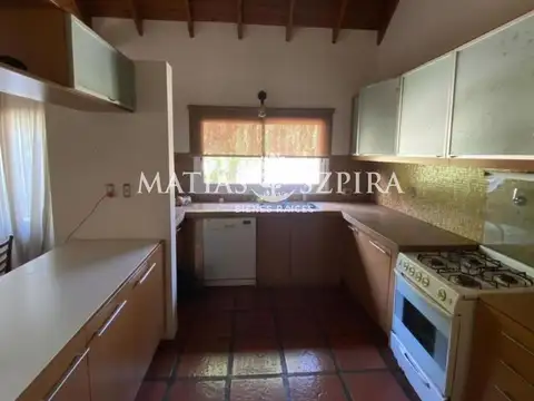 Casa en Alquiler en Francisco Alvarez, USD 1.400