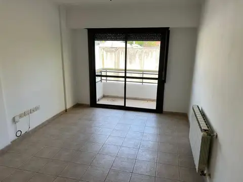 9 1300, Piso 2