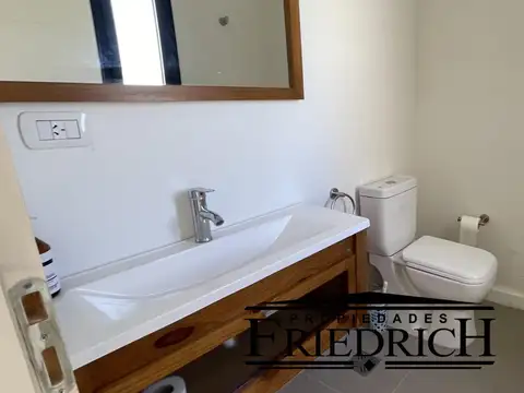 Casa en Venta con 4 cocheras