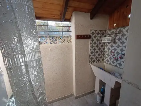 Casa 3 ambientes con 1 baño