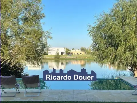 Casa  en Venta a la laguna en El Cantón, Escobar, G.B.A. Zona Norte