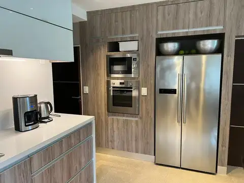 Casa 4 ambientes con 3 baños