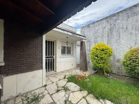 VENTA CASA 3 AMBIENTES EN CASEROS 287M2