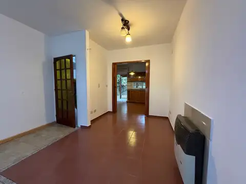 Casa en Alquiler con 1 cochera