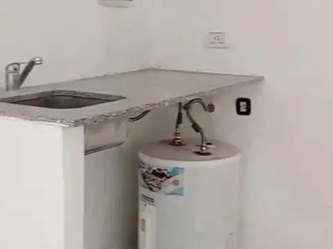 Oficina buena ubicación en Pilar