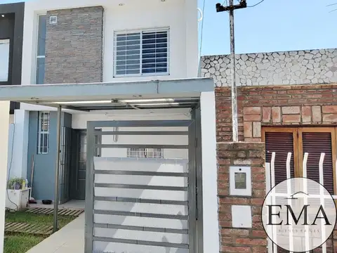 Casa en venta de 3 dormitorios c/ cochera en Fisherton