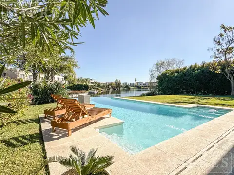 Casa en alquiler anual amoblado en Cabos del Lago, Nordelta