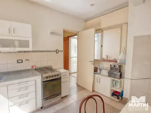 Venta en block, dos PH al fondo - Olivos