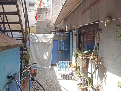 Depto Tipo Casa 6 ambientes con 2 baños
