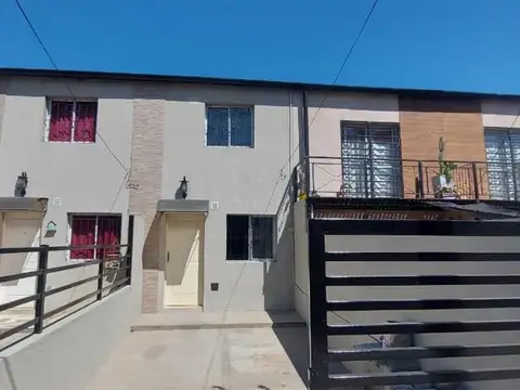PH en venta conjunta - 2 Dormitorios 2 Baños - Cochera - 65Mts2 - General Rodríguez