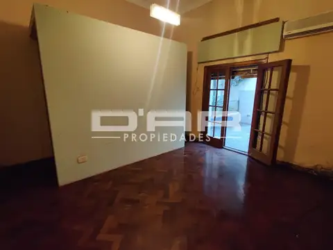 ALQUILER PH DE 4 AMBIENTES CON COCHERA + PATIO CON PARRILLA - Pasaje Caballito 1400