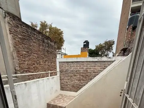 Depto Tipo Casa en Alquiler de 4 ambientes