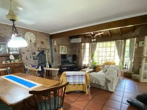 Casa 5 ambientes con 3 baños