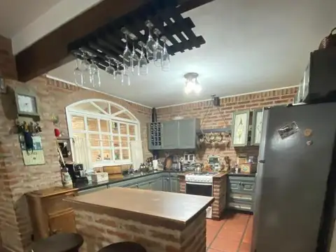 Casa en Venta con 4 cocheras
